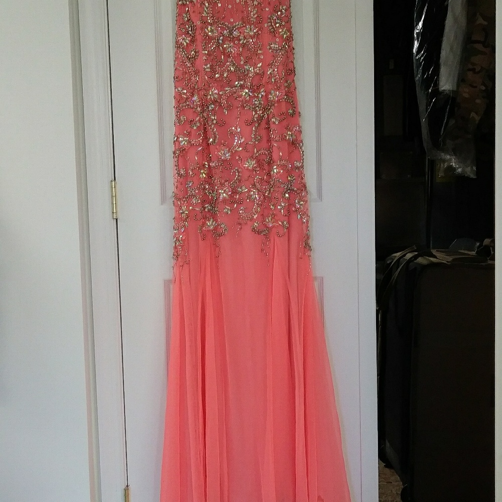 Prom dress - Picture 3 of 8